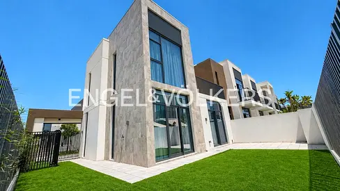 Corner Unit | Park View | Ready to move in