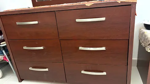 6-Drawer Wooden Dresser / Chest of Drawers - Good Condition with King bed