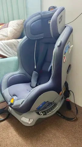 Used Chicco 0-25kg Convertible Child Car Seat - Flawless Condition