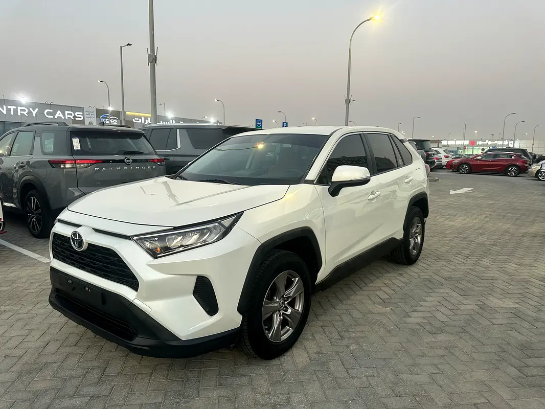 Toyota Rav 4 2022 — photo 1 of 11