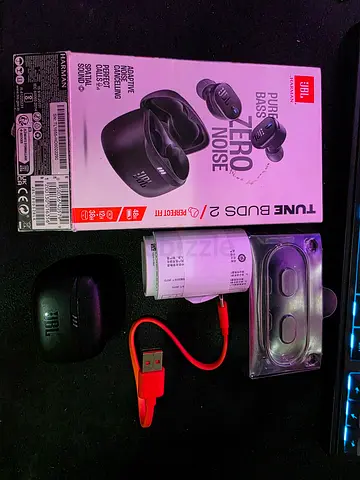 JBL Tune Buds 2 True Wireless Earbuds with Case and Accessories - Used