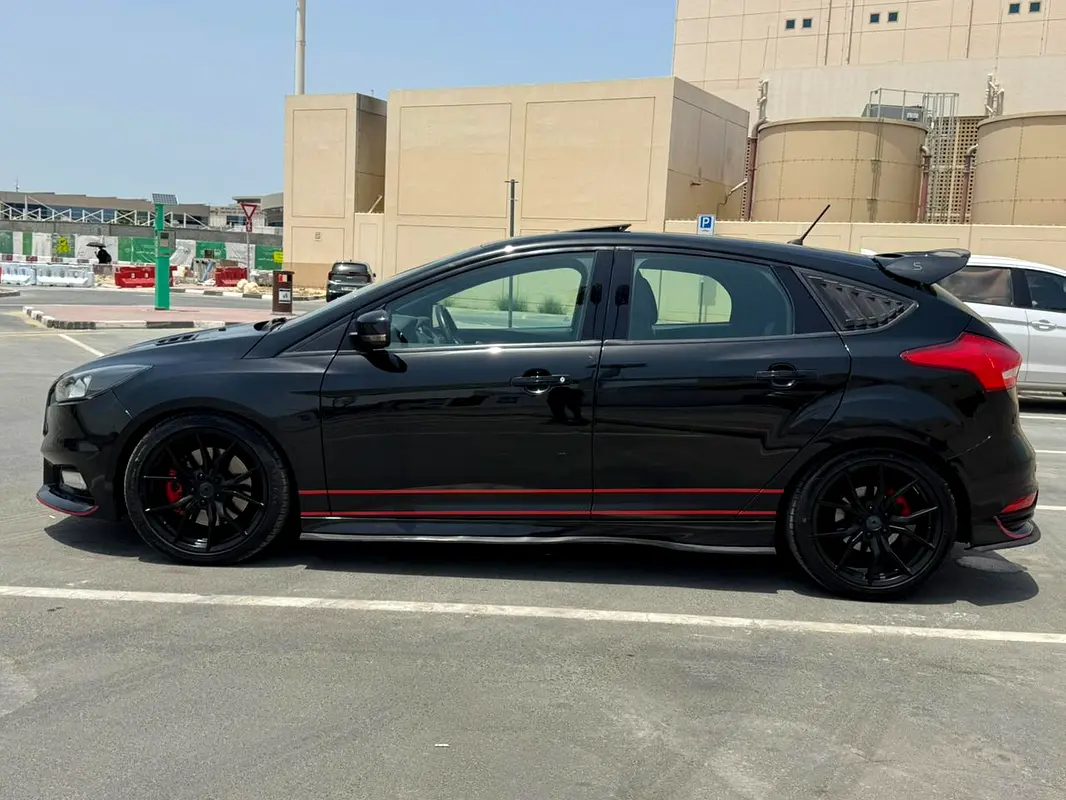 Ford Focus 2016 — photo 1 of 18