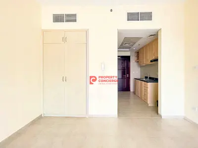 12 Cheques | Including Chiller |Close to Metro
