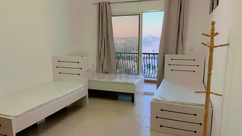 Bed Space for Executive Bachelor in CBD and England Clustor