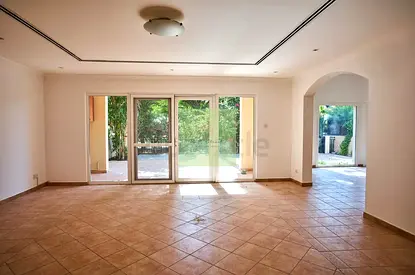 4BR upgraded Townhouse | well maintained | next to pool