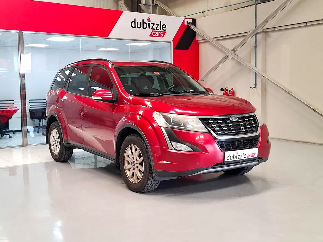 Mahindra XUV 500 2020 — photo 1 of 14
