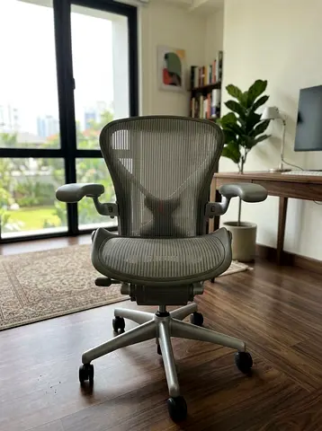 Herman Miller Aeron Used Gray
