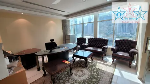 BIG VACANT SIZE GOOD OFFICE IN DOWNTOWN WTH PANTRY & FURNITURE
