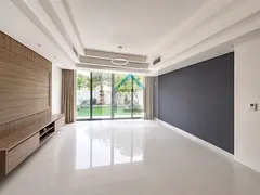 3BR+M Single Row Townhouse - Close to Central Park