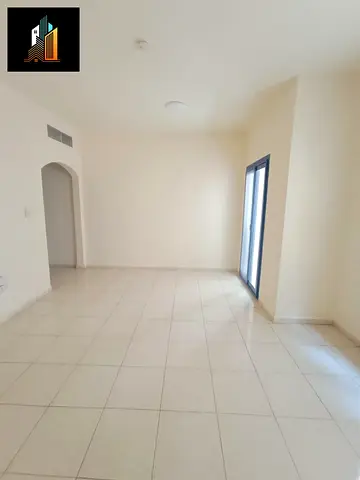 MONTHLY PAYMENTS//STUDIO WITH BALCONY AND SEPARATE KITCHEN
