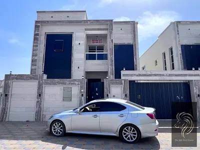 4 Bedrooms | 2 Halls | Majlis | Corner