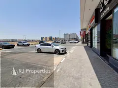 HOT OFFER 🔥 LUXURY SHOP WITH WASHROOM VERY PRIME LOCATION MAIN ROAD FRONT BEST BUSSNIS SPORTS JUS