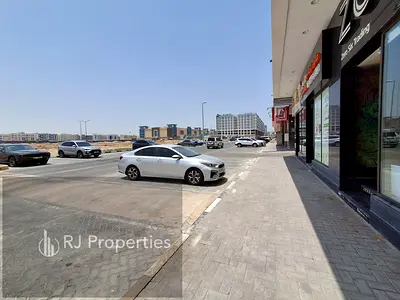 HOT OFFER 🔥 LUXURY SHOP WITH WASHROOM VERY PRIME LOCATION MAIN ROAD FRONT BEST BUSSNIS SPORTS JUST 75K