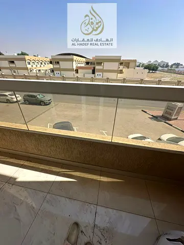 غرفه وصاله 2 حمام مع خزائن فى الروضه 1 مساحه ممتازه مع بلكونه