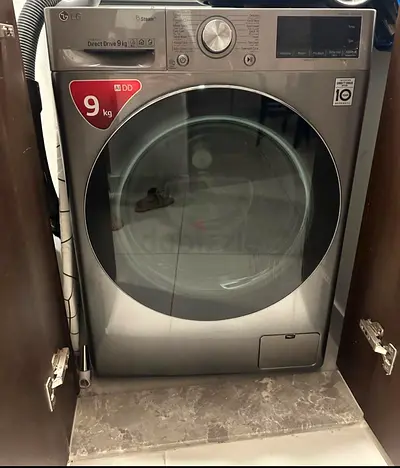 LG 9kg Front Load Washing Machine (Silver) - Direct Drive