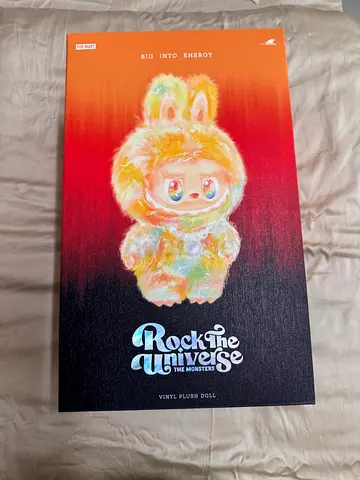 Original Labubu “Rock The Universe” Pop Mart – Brand New (Unopened) – Authentic