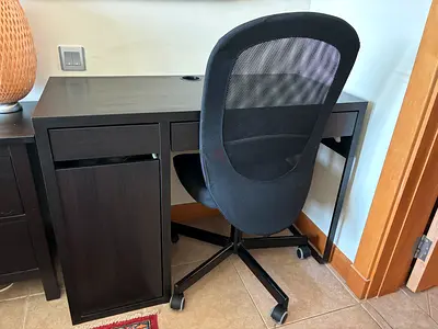 Ikea desk “Micke” black-brown with matching office chair