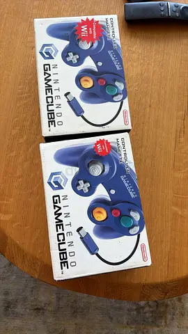Pair of Official Nintendo GameCube Controllers (Blue) in Box new not used