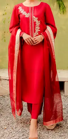 Pakistani clothing women