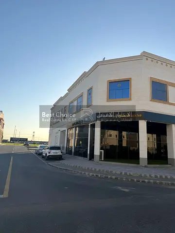 بنايه الحوشي زاويه علي شارعين  تاني قطعه من مليحه