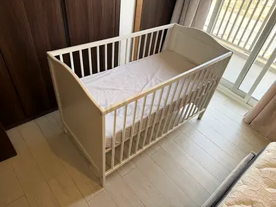 White Wooden Baby Crib ( with mattress, waterproof cover, 2x bedsheets )