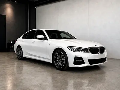 BMW 3-Series 320i 2020 GCC Specs - Excellent Condition!