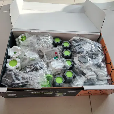 Almost new Gravitrax Pro Starter Set Extreme Marble Run— Modular Tracks and Marbles (Boxed)