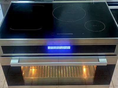 Stainless Steel Induction Cooker with Built-in Oven - Excellent Condition