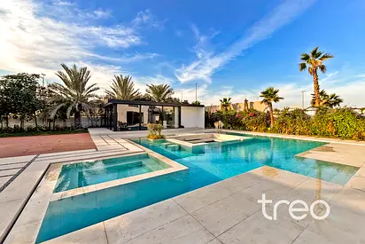 Premium Finish | 4 Bed | Luxury | Massive Plot