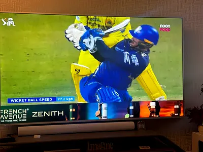 85 inch UHD SMART NIKAI LED Smart TV in good working condition