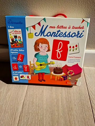 Montessori Mes Lettres à Toucher letter tracing educational kit (French) - like new