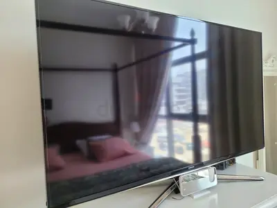 48-inch Samsung LED Smart TV - Good Condition