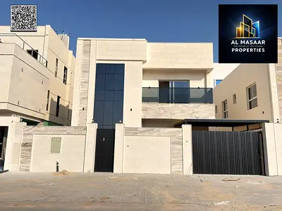 فيلا مباشرة من المالك، طابقان وسطح، تشطيبات فاخرة، تقع على شارع رئيسي بالقرب من جميع الخدمات، ملكية حرة لجميع المواطنين