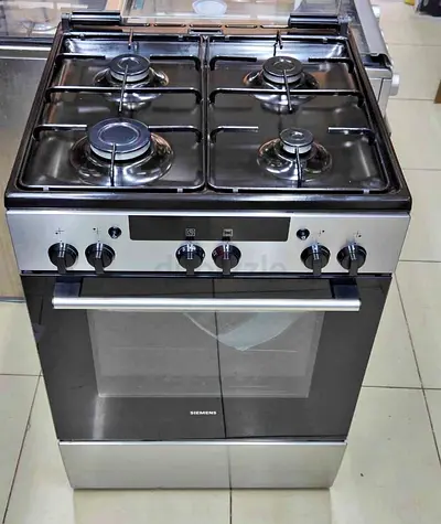 Gas cooker 4 burner latest model, Siemens brand , neat and clean , full gas cooker