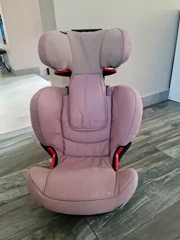 Toddler car seat / booster seat