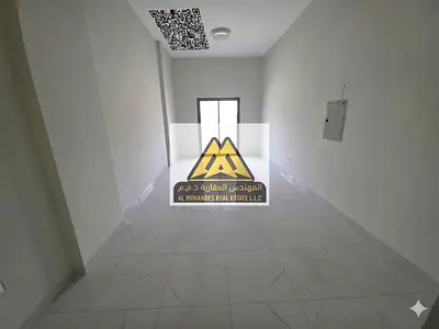 بلكونة بإطلالة مفتوحة | غرفة ماستر | مساحة كبيرة | موقع مميز بالقرب من جميع الخدمات | سهل المخرج للشارقة ودبي