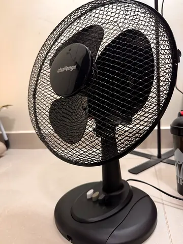 Black Delonghi Table/Pedestal Fan - Brand new