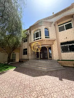 For sale: a villa in the Al Quoz area. Very prime location. Next to Carrefour and the police station