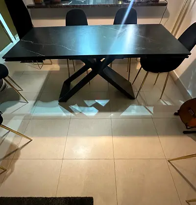 Extendable Marble Dining Table – Excellent Condition
