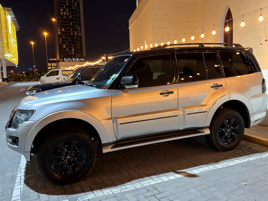 Mitsubishi Pajero 2020 — photo 1 of 12