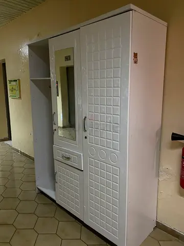 3 door Cabinet