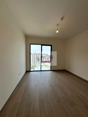 استوديو مطل على حمام السباحة | هاميلتون | تصميم حديث غير مفروش