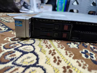 HP ProLiant DL360p Gen8
