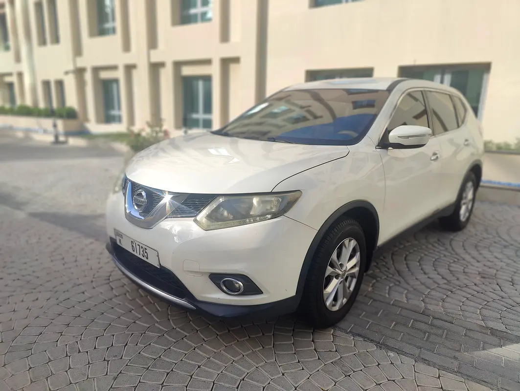 Nissan X-Trail 2016 — photo 1 of 14