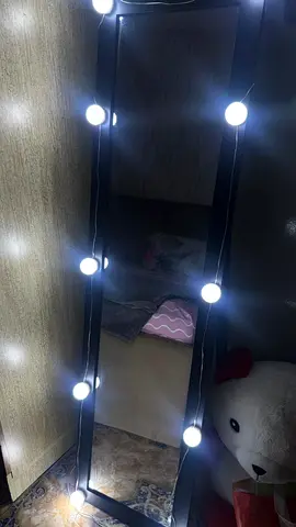 Standing mirror with lighting