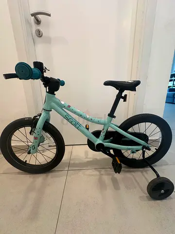 Scott kids balance bike with training wheels — light blue, good condition