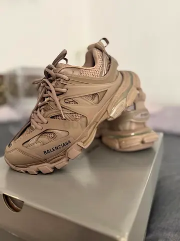 Balenciaga Track Sneakers - Size 40 euro. Brandnew never used. With complete set! Box/bag!laze
