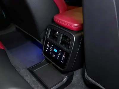 2021 Porsche TAYCAN — миниатюра 18