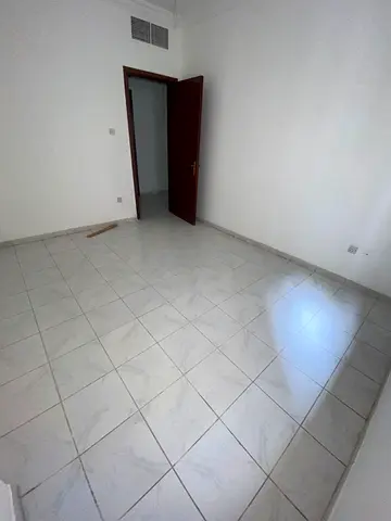 شقه اوضه وصاله مساحه ممتازه وبلكونه وتكييف مركزي