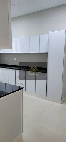 متاح فيلا بخليفه ٢  ٤ غرف ماستر وغرفه تخزين وغرفه خادمه  وغرفه غسيل  وباركن داخلي ومساحه كبيره داخل وخارج الفيلا